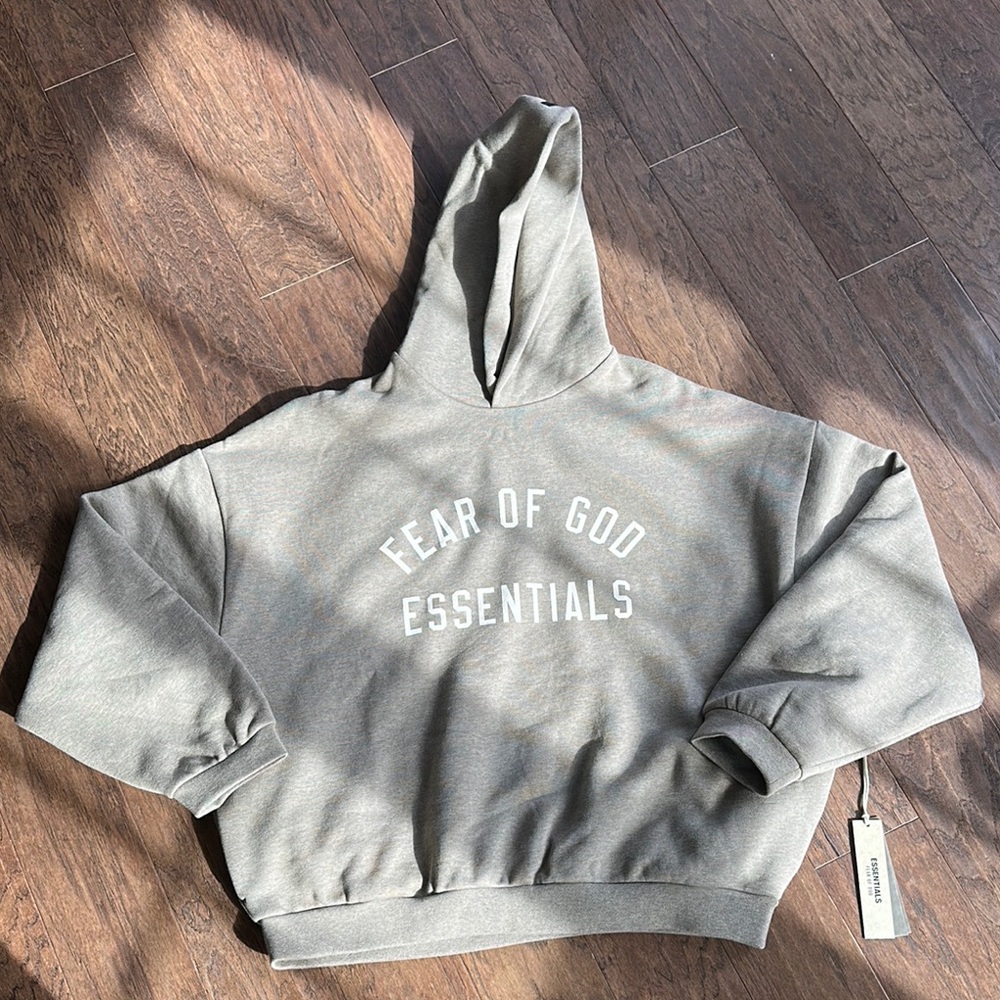 🏃Fear of God Essentials Hoodie – Size Large – New with Tags